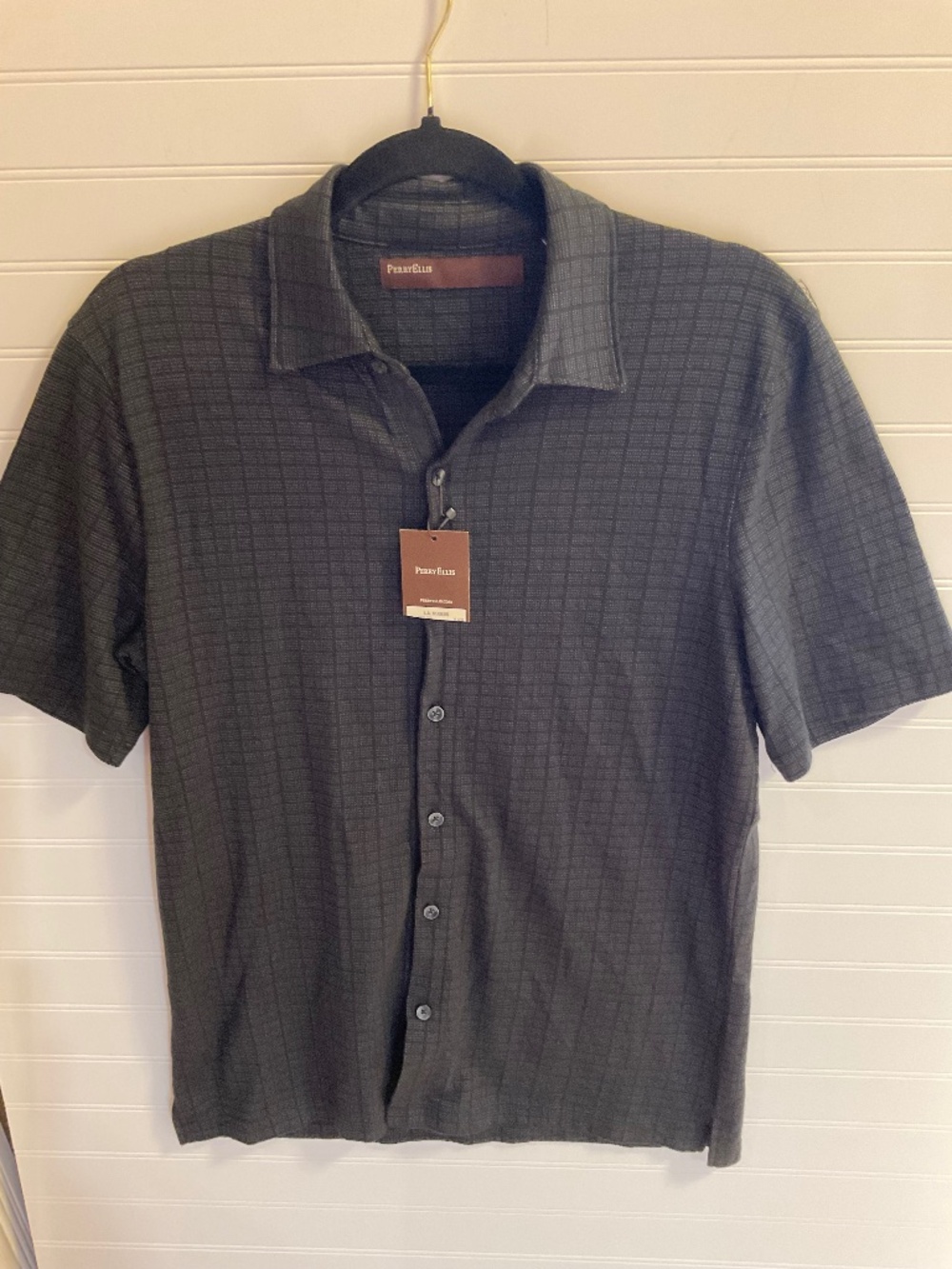 Perry Ellis Black Patterned Short Sleeve button-Up Shirt.  Size:  S. NWT